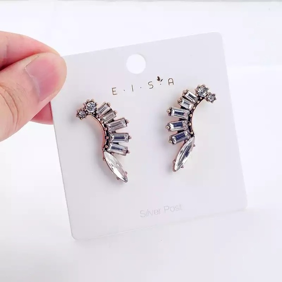 Wing Shaped Crystal Glass Earrings - Picture 3 of 6